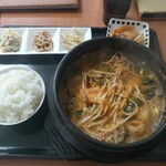 韓国料理 クァンジャンシジャン - 料理写真:カムジャタン