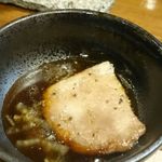 炭火焼肉 やまもと - タレはさっぱりしているのでどんなお肉も食べやすい。