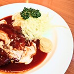 パリジェンヌ - ケチャップベースのオリジナルソースは、マイルドで濃厚な風味。