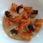 フィリップ・ミル 東京 - バターナッツ南瓜のロワイヤル　タラバガニとキャビア　サフランソース