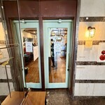 らーめん3000 - 店舗入口