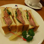 サンドイッチハウスペアバルーン - ローストビーフのサンドイッチ