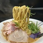 東京スタイル鶏らーめん ど・みそ鶏 - 麺リフト