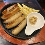 和がや食堂 - 鎌倉ハムのソーセージ鉄板焼