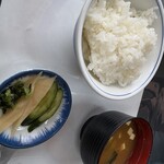 大和 - 定食のご飯、漬物、味噌汁