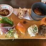 みつばち - 板長セット2180円
（厳選5品+お酒一杯+〆そば）