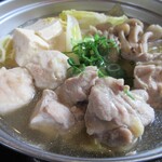 Cafe et repas よしのや - ふっくら大きな鶏肉、鶏だんご、白菜、しめじ、豆腐などが入ってとてもおいしい！