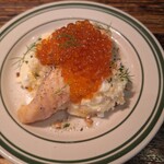 ソルティー オイスター ハウス - スモークサーモンといくらのポテトサラダ