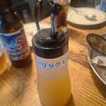 ソルティー オイスター ハウス - 卓上アイテムガーリックビネガー