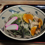 吉村屋 - 山菜そば（1,080円）