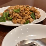 藤十飯店 - 『鶏肉とカシューナッツの炒め』
