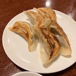 藤十飯店 - 『レンコン餃子』　6つ盛りですが、ひとつ食べてしまいました。
