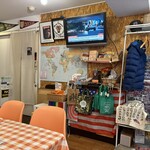 アメリカンスタイル ニューズカフェ - ホールフーズのエコバッグなども販売