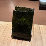 さざれ - 塩むすび、秋田さきほこれと有明産の海苔