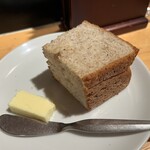 ナトワ - パン② 超ウマい　外はパリッとサクッと、中はふわふわ