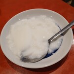 丘山酒家 - 杏仁豆腐