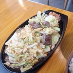 たれみみ亭 - 鉄板焼き肉 普通盛り