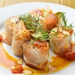 マグロとアボカドの生春巻き