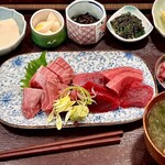 あおい - 生本まぐろと脳天刺し