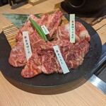 黒毛和牛と銀シャリ 肉の匠 - 