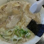 麺家ぶらっくぴっぐ - 大盛りラーメン