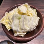 炭火焼鳥 まさや - お通し（キャベツ）300円