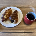 イースタイムカフェ&アンデルセン - デンマークソーセージロール　チョココロネ　イースタイムブレンド