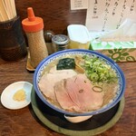 博多とんこつ 天神旗 - 料理写真: