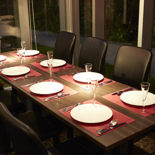 Hideaway dining suitable for a variety of occasions ◆ Semi-private rooms available for up to 8 people ◎