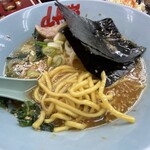 ラーメン山岡家 - 麺