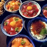 みなと巻き寿司ツキウ食堂 - 料理写真:バラエティー豊かな丼