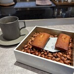 Gris - 焼き立て温かいフィナンシェ