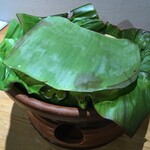 ケララキッチン - 鍋にあらかじめ材料がセッティングされた状態で運ばれてくるので、あとは加熱して出来上がるのを待ちます