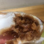 ケララキッチン - 中はココナッツ餡がギッシリ。懐かしい味わいで良いなぁ♪