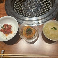 士士 - 