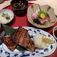 伊豆の旬 やんも 丸の内店 - 