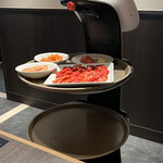 ワンカルビ - 配膳ロボ