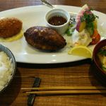 ツムギ キッチン - ハンバーグステーキ&クリームコロッケランチ(ごはん、赤出し付き) 1,380円