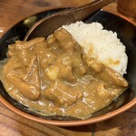 中央駅まえ酒場 笑みや - 豚もつカレー