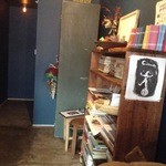 サーカス - 2015年から本棚の配置等マイナーチェンジ