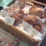 アマティ - 菓子パンもいいですよ～