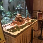 アマティ - ロビーにはなんと、お菓子でできた家が