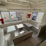 SOMEWHERE - 店内の様子