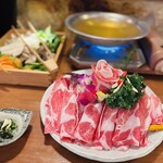 島しゃぶしゃぶNAKAMA - まず初めのお肉の量