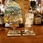 アッパーイーストサイド - タリスカー (10年) 1000円。瓶の中の残りが少なく、1ショット分取れないとのことで、半額にしていただきました。
2026年2月14日