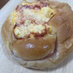 ベーカリーブランシュ - ベーコンチーズパン