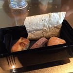 アルマーニ リストランテ - パン