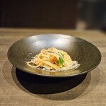 欧風居酒屋バル･アミューズ - ■ズワイガニとうるいのパスタ