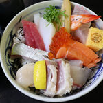 マルトモ水産 鮮魚市場 - 料理写真:海鮮丼2680円