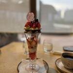 DRAWING HOUSE OF HIBIYA - 【いちごパフェ】綺麗で芸術的なパフェ。いちごの味口いっぱいに広がり上品な甘さで美味しい！